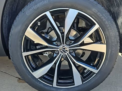 New 2026 Volkswagen Atlas SEL Premium R-Line AWD/4WD image 9