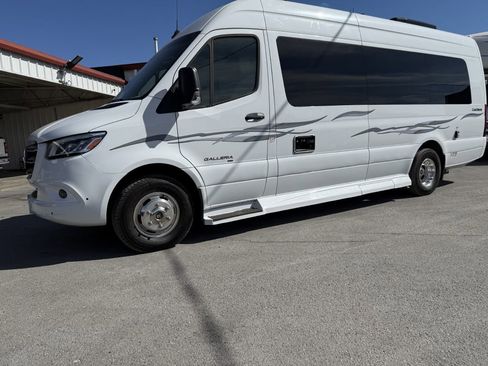 Used 2022 Mercedes-Benz Sprinter 3500 image 19