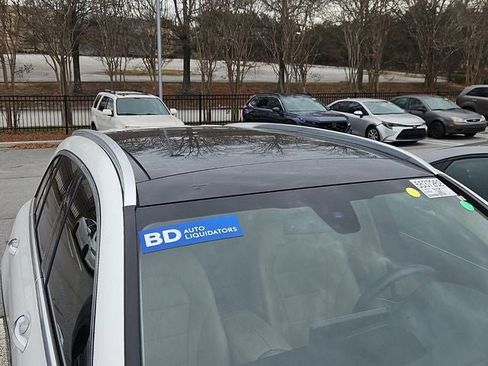 Used 2021 Mercedes-Benz GLC 300 4MATIC w/ Premium Package image 24