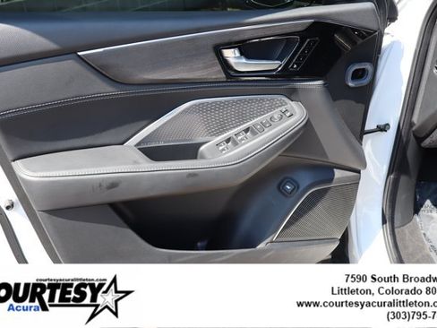 Used 2024 Acura MDX SH-AWD w/ Advance Package image 25