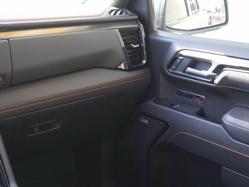 Used 2025 GMC Sierra 1500 AT4 AWD/4WD image 16
