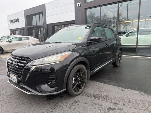 Used 2024 Nissan Kicks SR w/ SR Premium Package image 4