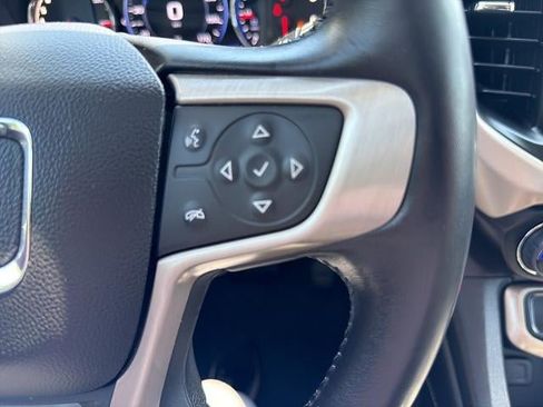 Used 2022 GMC Acadia Denali w/ GMC Pro Grade Package AWD/4WD image 37