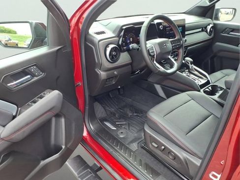 Used 2026 Chevrolet Colorado Z71 w/ Technology Package AWD/4WD image 10