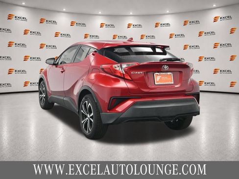 Used 2020 Toyota C-HR LE FWD image 3
