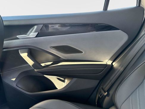 New 2025 Volkswagen Tiguan SE image 7