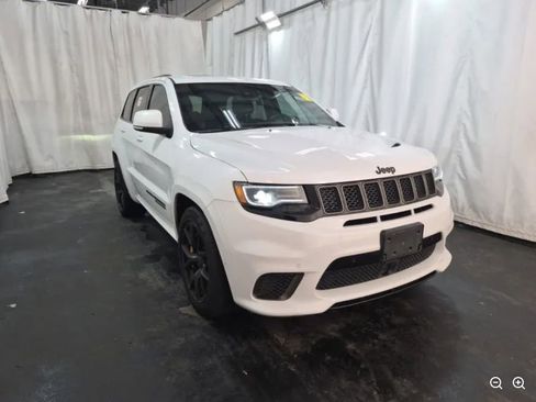 Used 2018 Jeep Grand Cherokee Trackhawk AWD/4WD image 2
