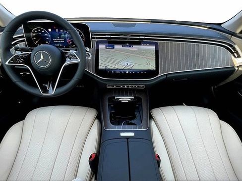 New 2026 Mercedes-Benz E 350 4MATIC Sedan image 7