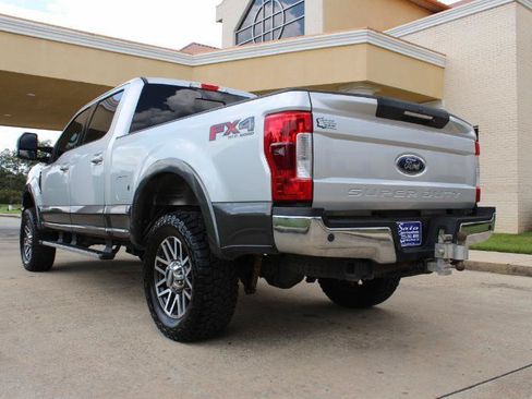 Used 2017 Ford F250 Lariat w/ Lariat Ultimate Package AWD/4WD image 13