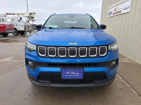 Used 2022 Jeep Compass Latitude AWD/4WD image 3