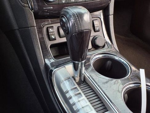 Used 2017 Buick Enclave Leather image 13