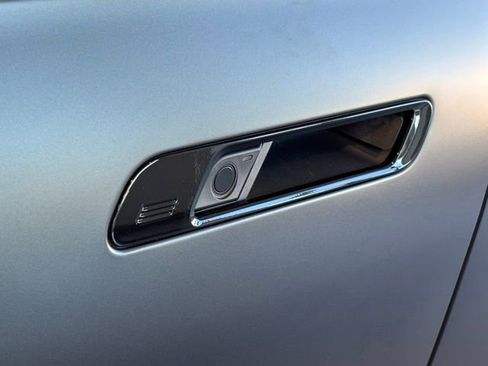 Used 2025 BMW 760i xDrive w/ Executive Package image 11