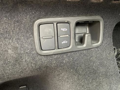 Used 2022 Audi RS Q8 w/ Carbon Optic Package AWD/4WD image 19