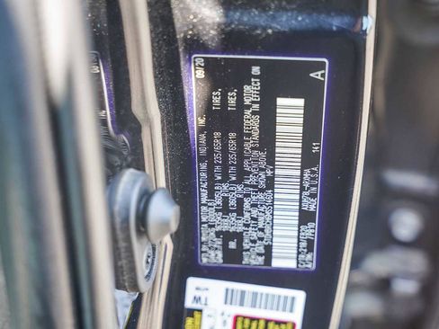 Used 2021 Toyota Highlander XLE image 28