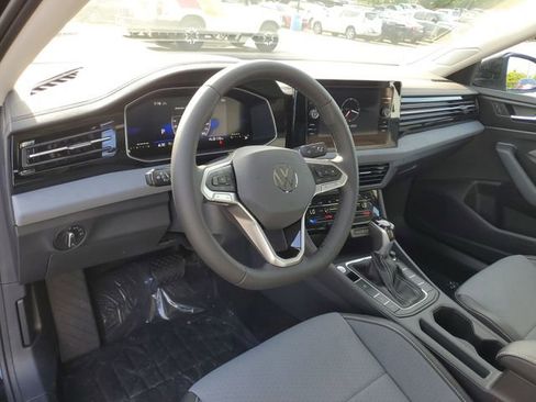 New 2025 Volkswagen Jetta SE image 12