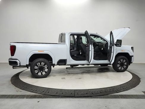 New 2026 GMC Sierra 2500 Denali w/ Denali Reserve Package AWD/4WD image 16