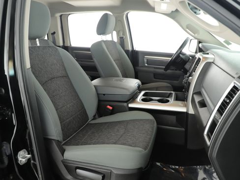 Used 2020 RAM 1500 Classic SLT w/ Luxury Group image 23