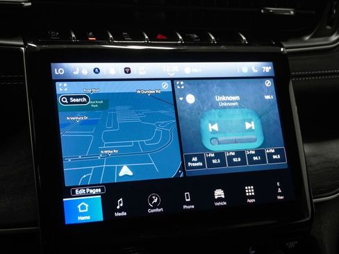 Used 2024 Jeep Grand Cherokee Limited image 21