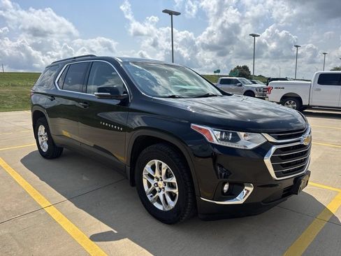 Used 2019 Chevrolet Traverse LT AWD/4WD image 3