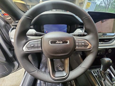 Used 2023 Jeep Compass Limited w/ Elite Group AWD/4WD image 15