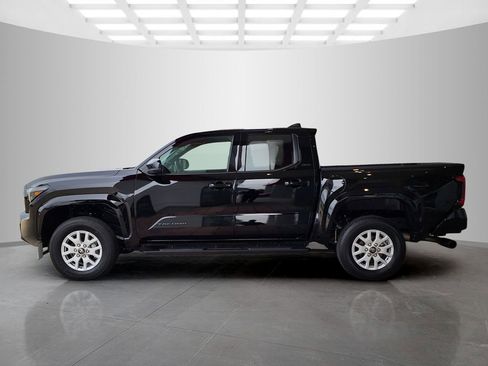 Used 2025 Toyota Tacoma SR5 AWD/4WD image 8