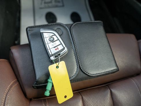 Used 2019 BMW X5 xDrive40i w/ Convenience Package image 37