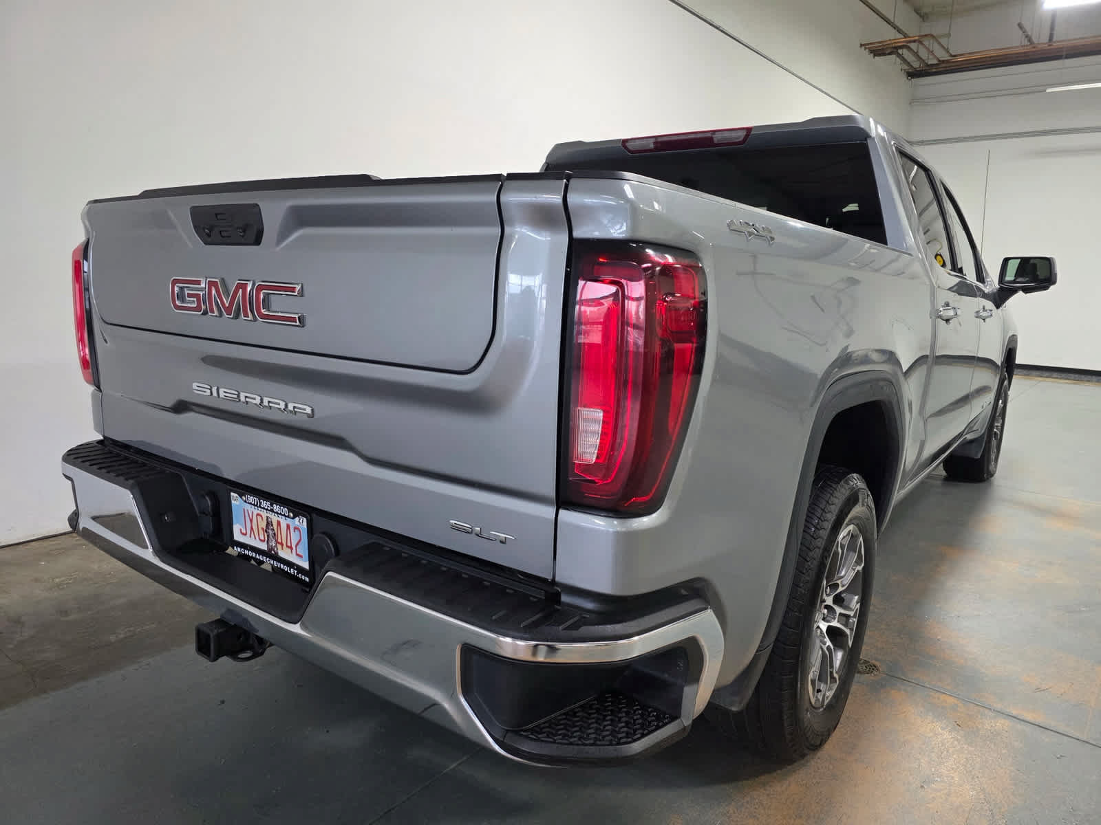 Used 2025 GMC Sierra 1500 SLT AWD/4WD image 5