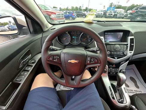 Used 2016 Chevrolet Cruze LT FWD image 28