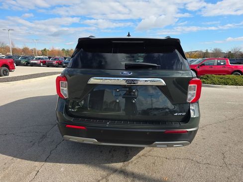 Used 2023 Ford Explorer XLT w/ Equipment Group 202A image 8