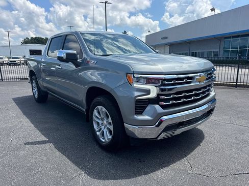 Used 2025 Chevrolet Silverado 1500 LTZ w/ LTZ Premium Package AWD/4WD image 4
