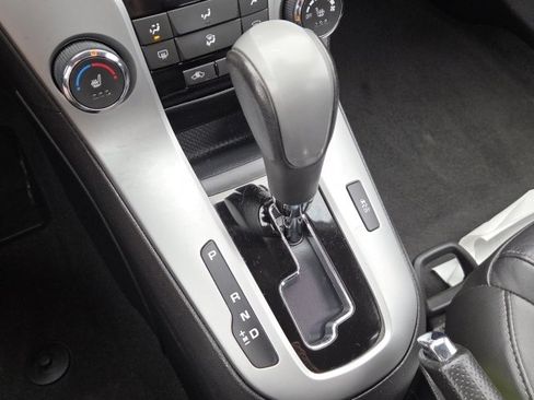 Used 2014 Chevrolet Cruze LT image 18