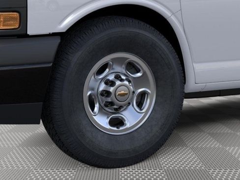 New 2026 Chevrolet Express 2500 Extended RWD image 10