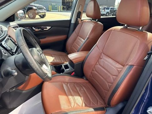 Used 2017 Nissan Rogue SL w/ SL Premium Package AWD/4WD image 13