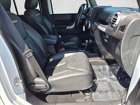 Used 2015 Jeep Wrangler Unlimited Sahara w/ Dual Top Group AWD/4WD image 20