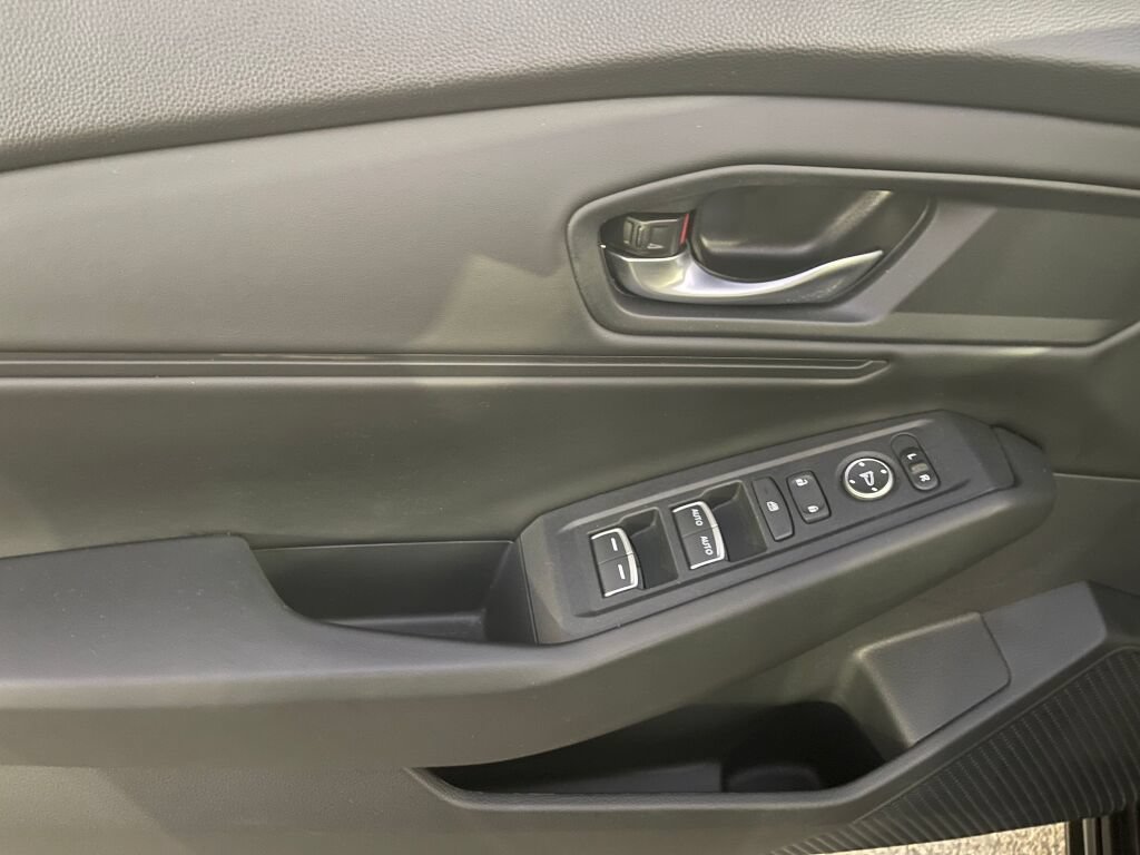 Certified 2024 Honda Accord EX image 9