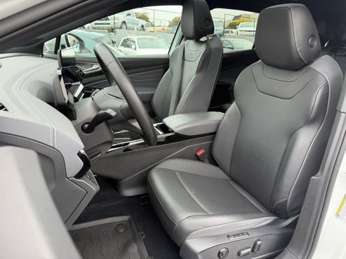 Used 2023 Volkswagen ID.4 Pro S Plus AWD/4WD image 21