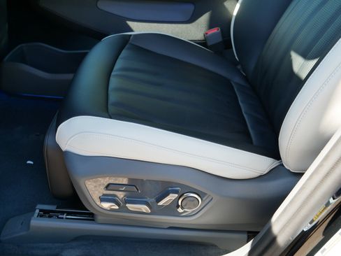 Certified 2024 Kia EV9 GT-Line AWD/4WD image 20