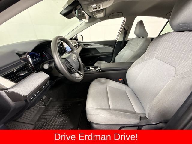 Used 2026 Toyota Camry LE FWD image 6
