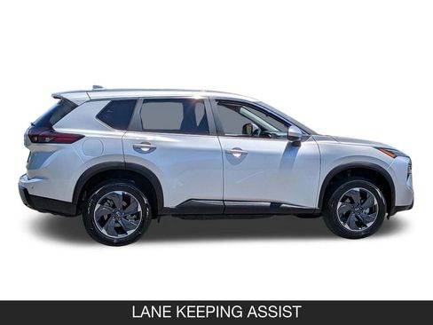 Used 2025 Nissan Rogue SV FWD image 6