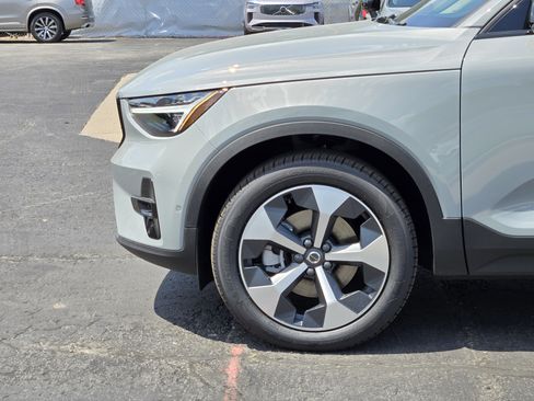 New 2026 Volvo XC40 B5 Plus w/ Protection Package Premier image 11
