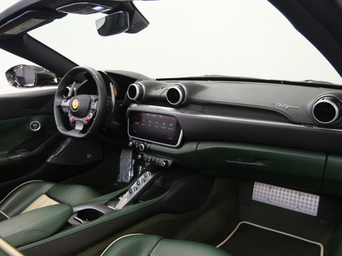 Used 2019 Ferrari Portofino RWD image 14