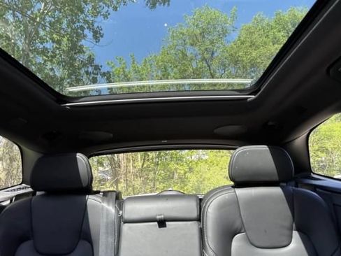 Used 2024 Volvo XC60 T8 Ultimate w/ Protection Package Premier AWD/4WD image 10