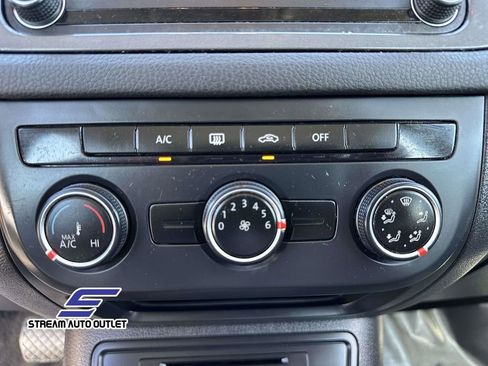 Used 2018 Volkswagen Tiguan Limited w/ Premium Package image 26