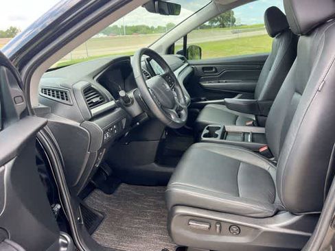 Used 2024 Honda Odyssey EX-L image 3