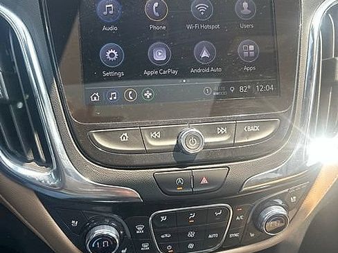 Used 2023 Chevrolet Equinox Premier AWD/4WD image 2