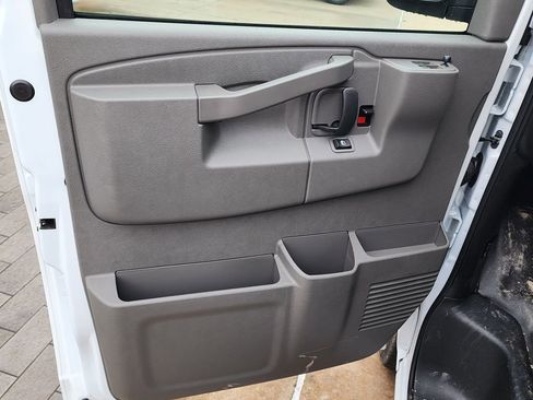 New 2026 GMC Savana 2500 RWD image 14