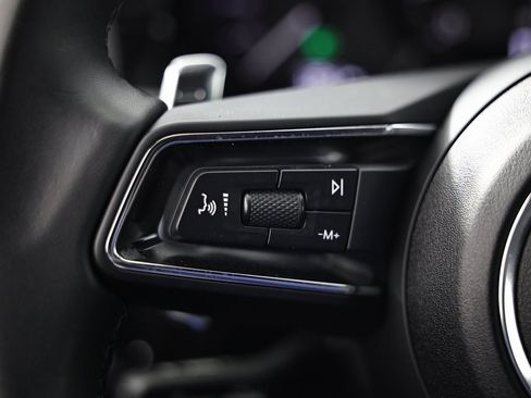 Certified 2025 Porsche Macan image 37