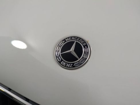 Used 2024 Mercedes-Benz GLC 300 4MATIC image 13