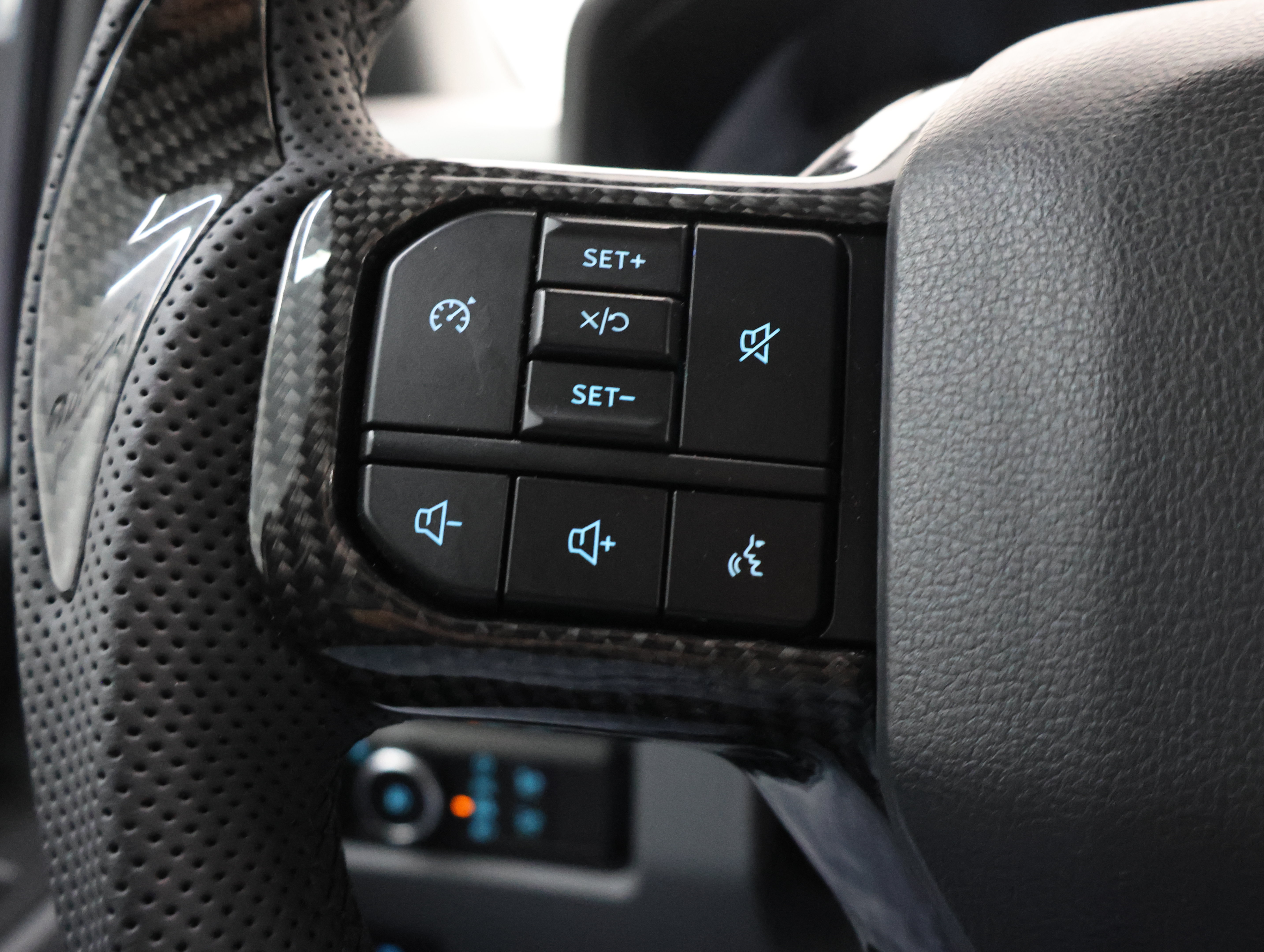 Used 2023 Ford F250 XL w/ STX Appearance Package AWD/4WD image 17