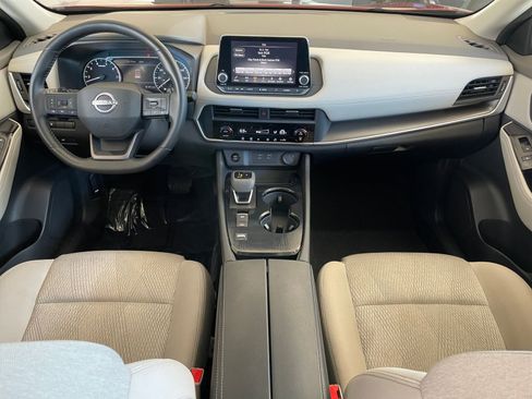 Used 2025 Nissan Rogue SV image 35